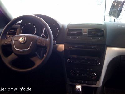 Das Cockpit des Yeti macht einen besseren ersten Eindruck als das des VW Tiguans!